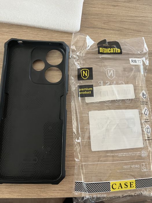 Nowe etui na telefon Redmi Note 13 z magnetycznym stojakiem