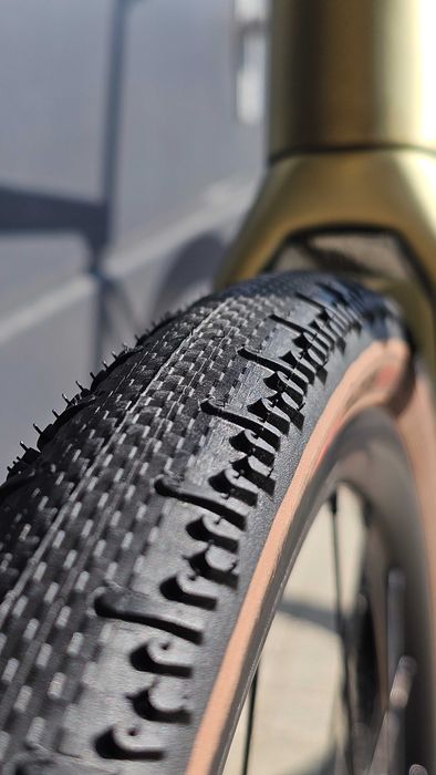 Szosa/gravel karbon Superior X-Road Team (roz. L) 2x11, koła DT Swiss