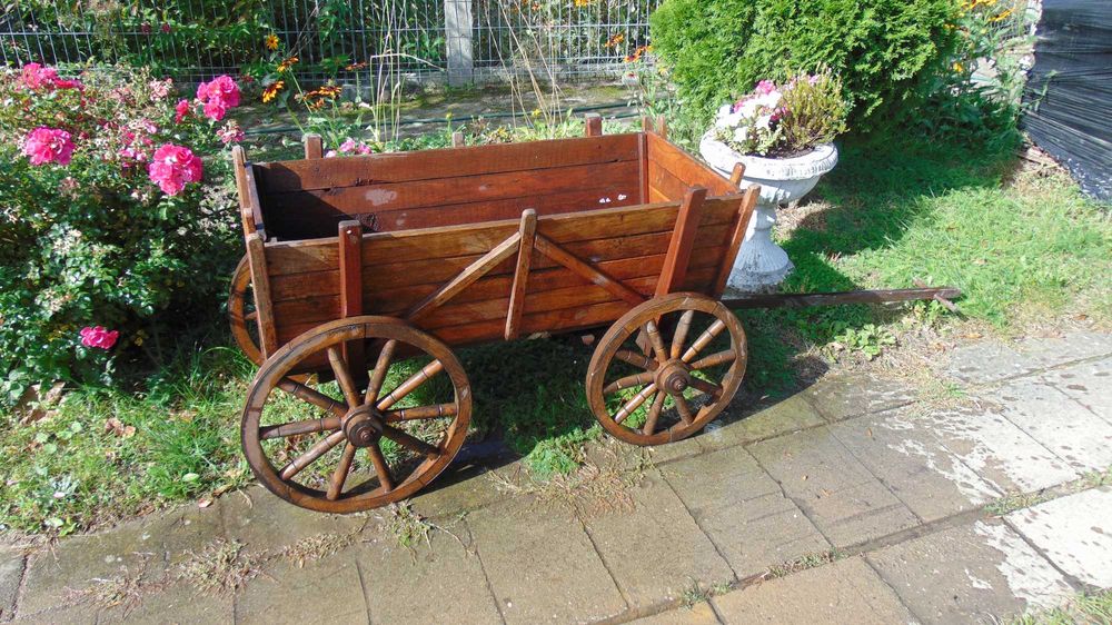 Wózek ogrodowy dekoracyjny