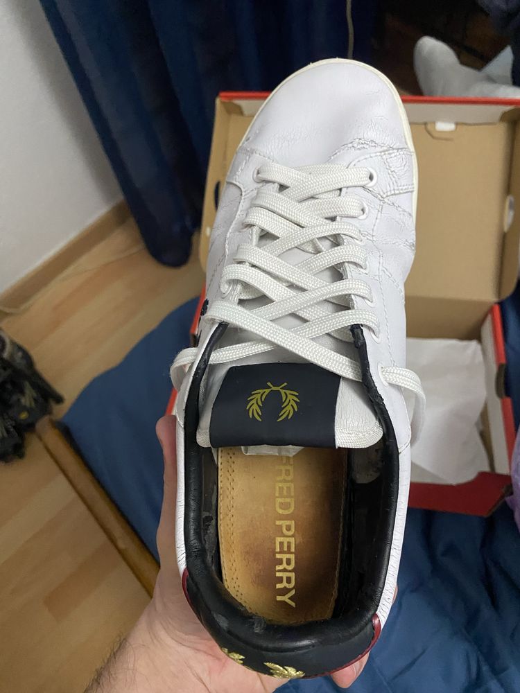 Calçado Fred Perry 42