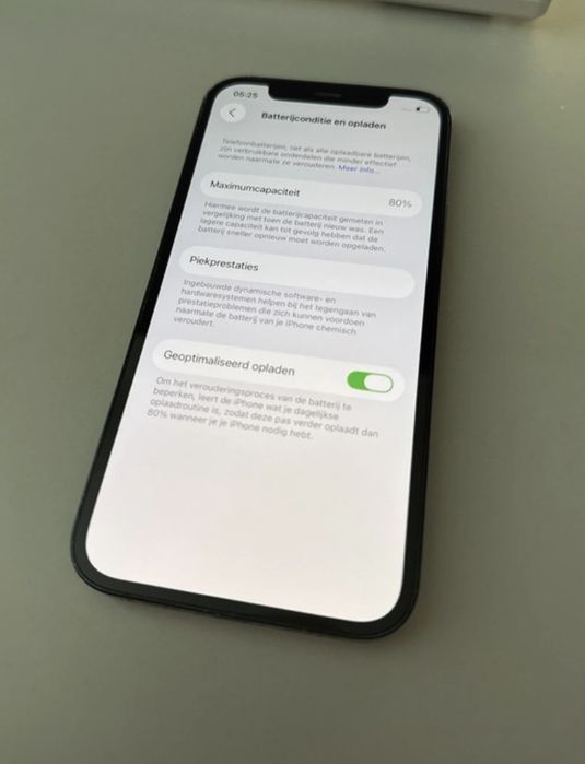 Iphone 12.  128Gb.  Bateria 80%