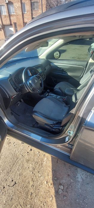 Продам Mitsubishi Outlander
