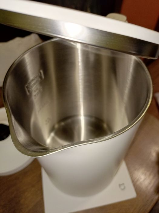 Электрочайник Xiaomi Mijia с постоянной температурой.