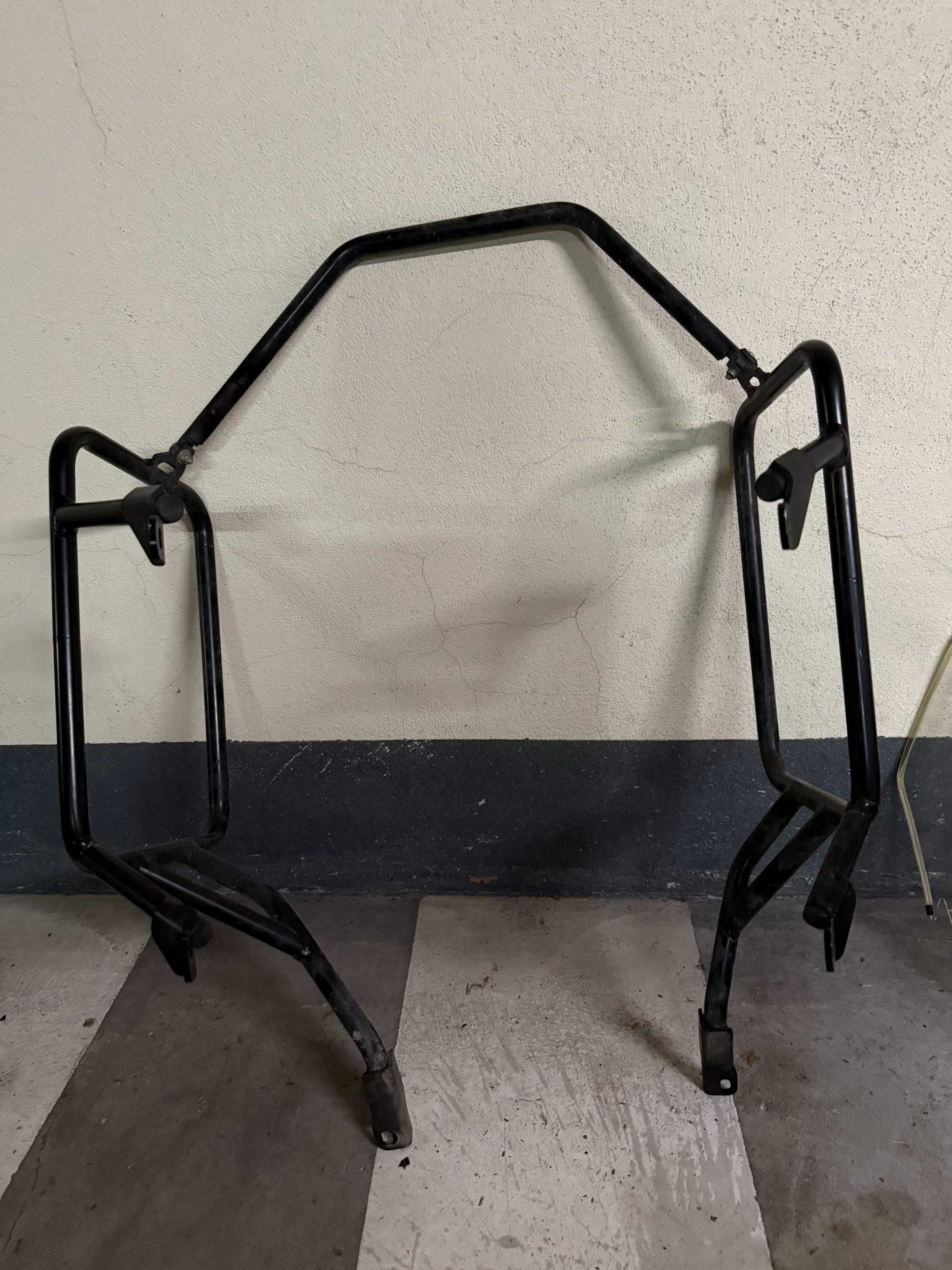 Suporte Touratech de Malas laterais preto Yamaha Tenere 700