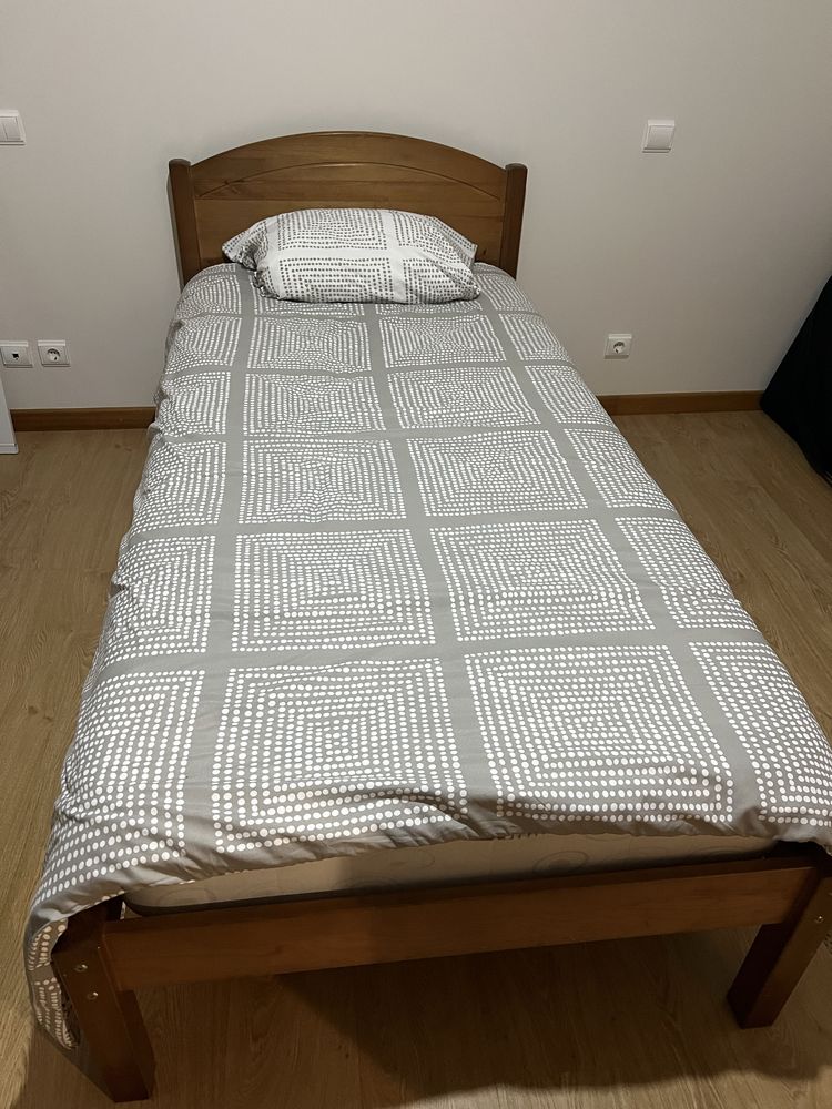 Cama solteiro MUITO BOM ESTADO