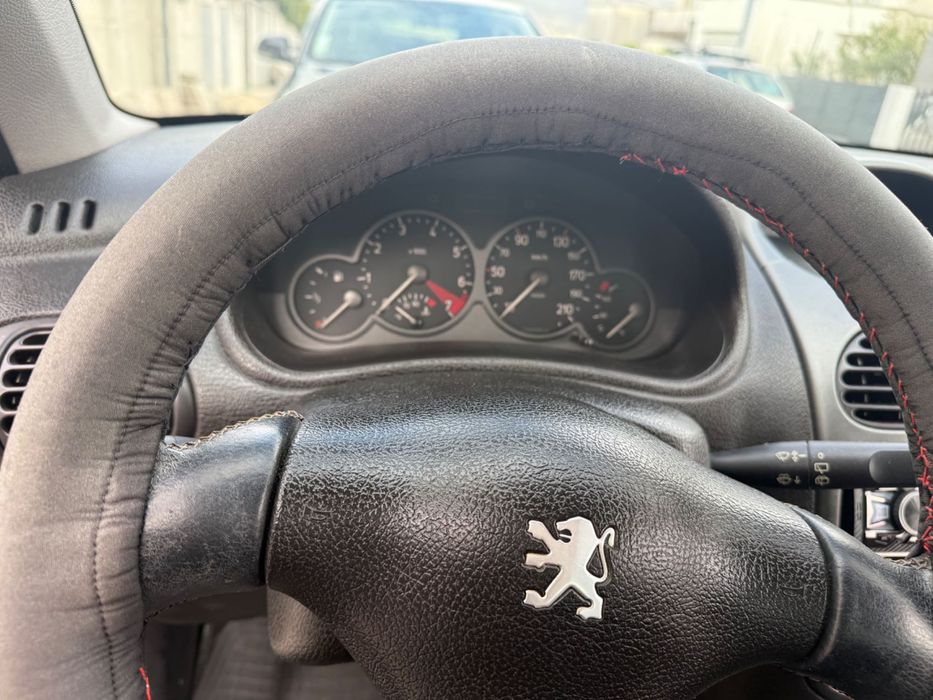 Peugeot 206 em ótimas condições