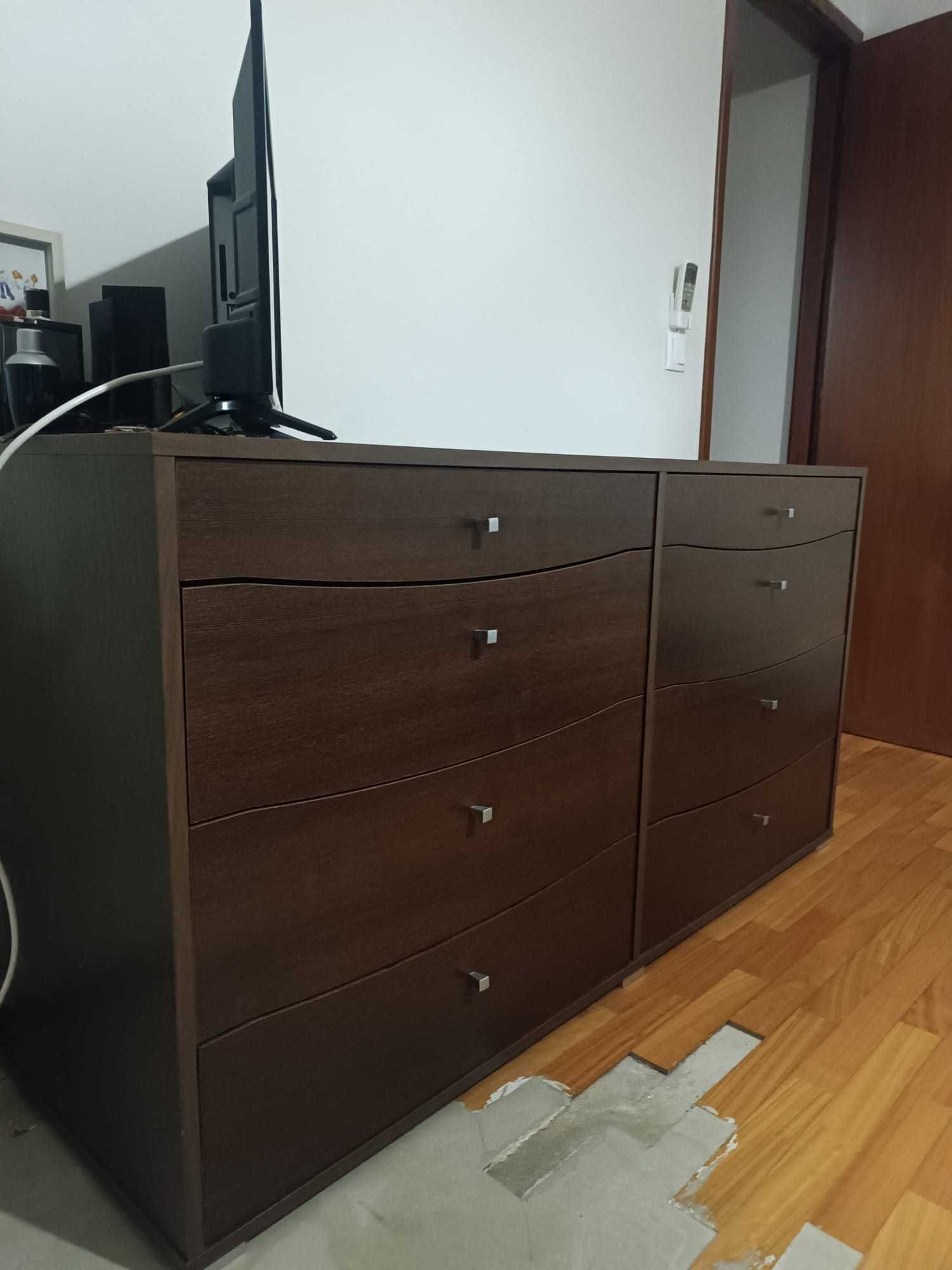 Cómoda quarto castanha