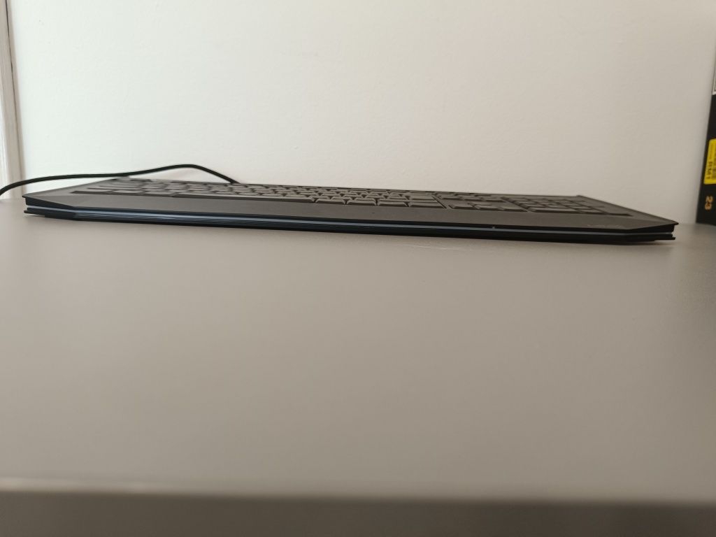 Klawiatura membranowa Genesis Lith 400 RGB X-Scissors Switch Czarny