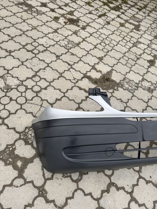 Бампер передній віто 639 дорестайлінг сірий колір