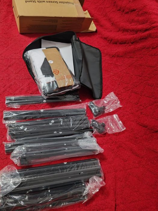 Ekran do projektora ze statywem Visulapex