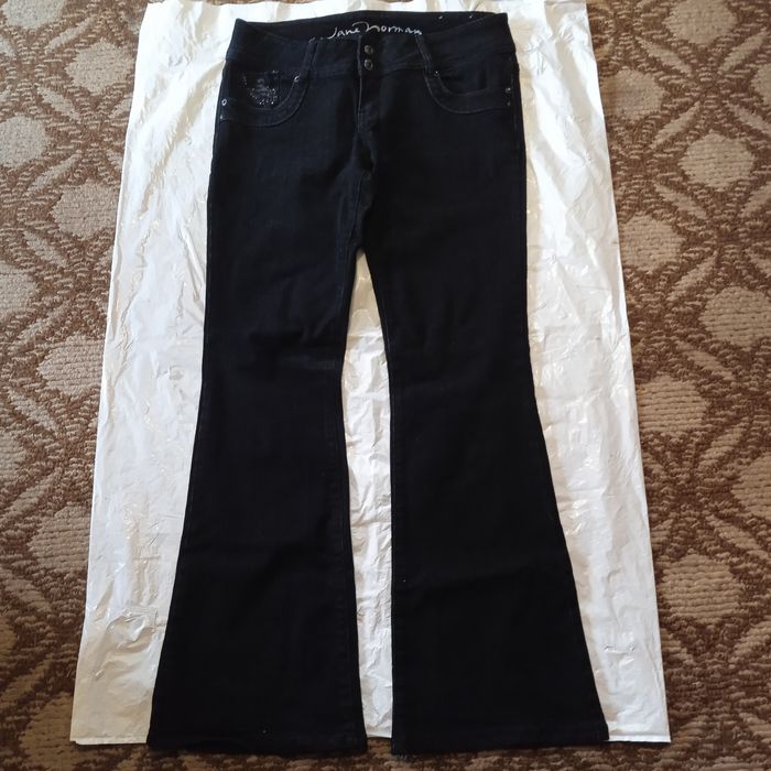 Продам женские джинсы в отличном состоянии.