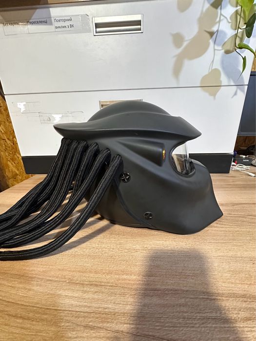 Мотошолом інтеграл full face)Хижак Predator