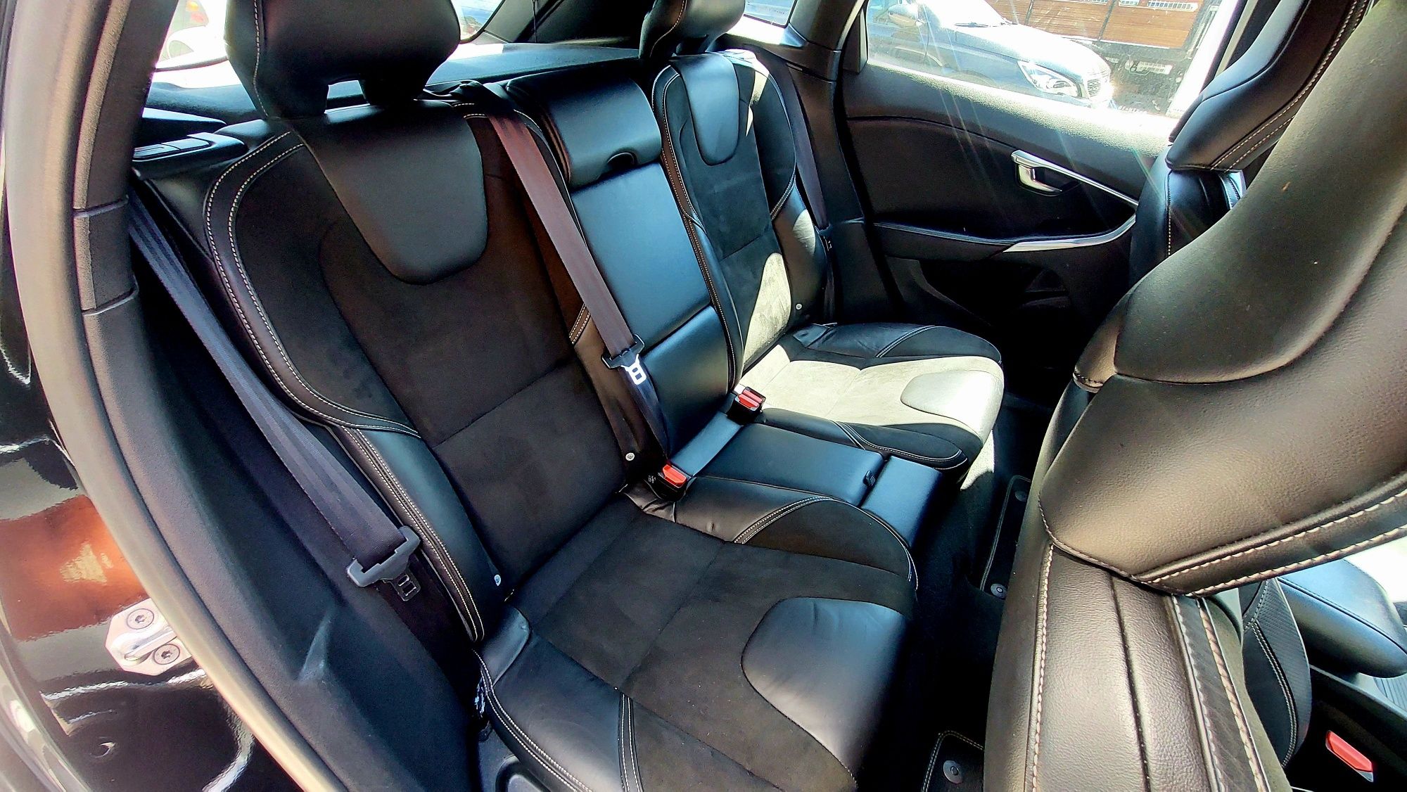 Volvo V40 D4 190cv R-Design