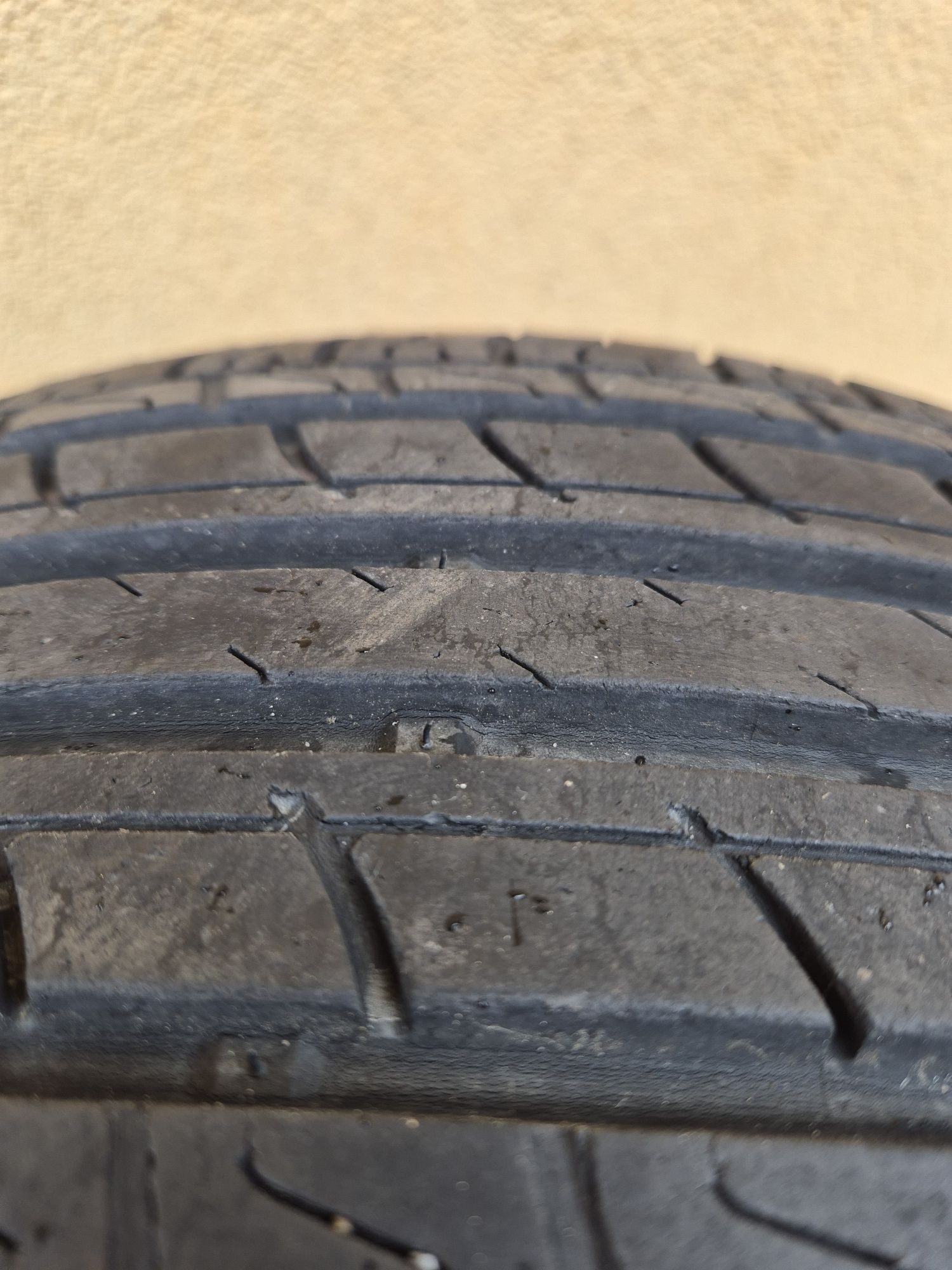 Opony używane Nexen 215/45R17 komplet letnie