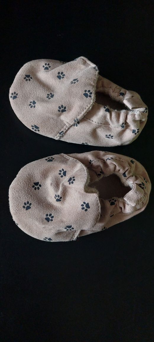 Kapcie/buciki na gumce