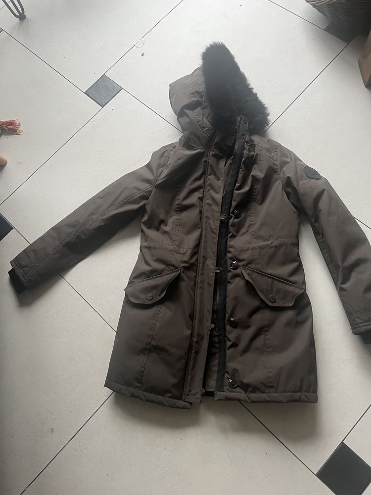 Kurtka zimowa z kapturem i kamizelką marki UGG, rozmiar XS
