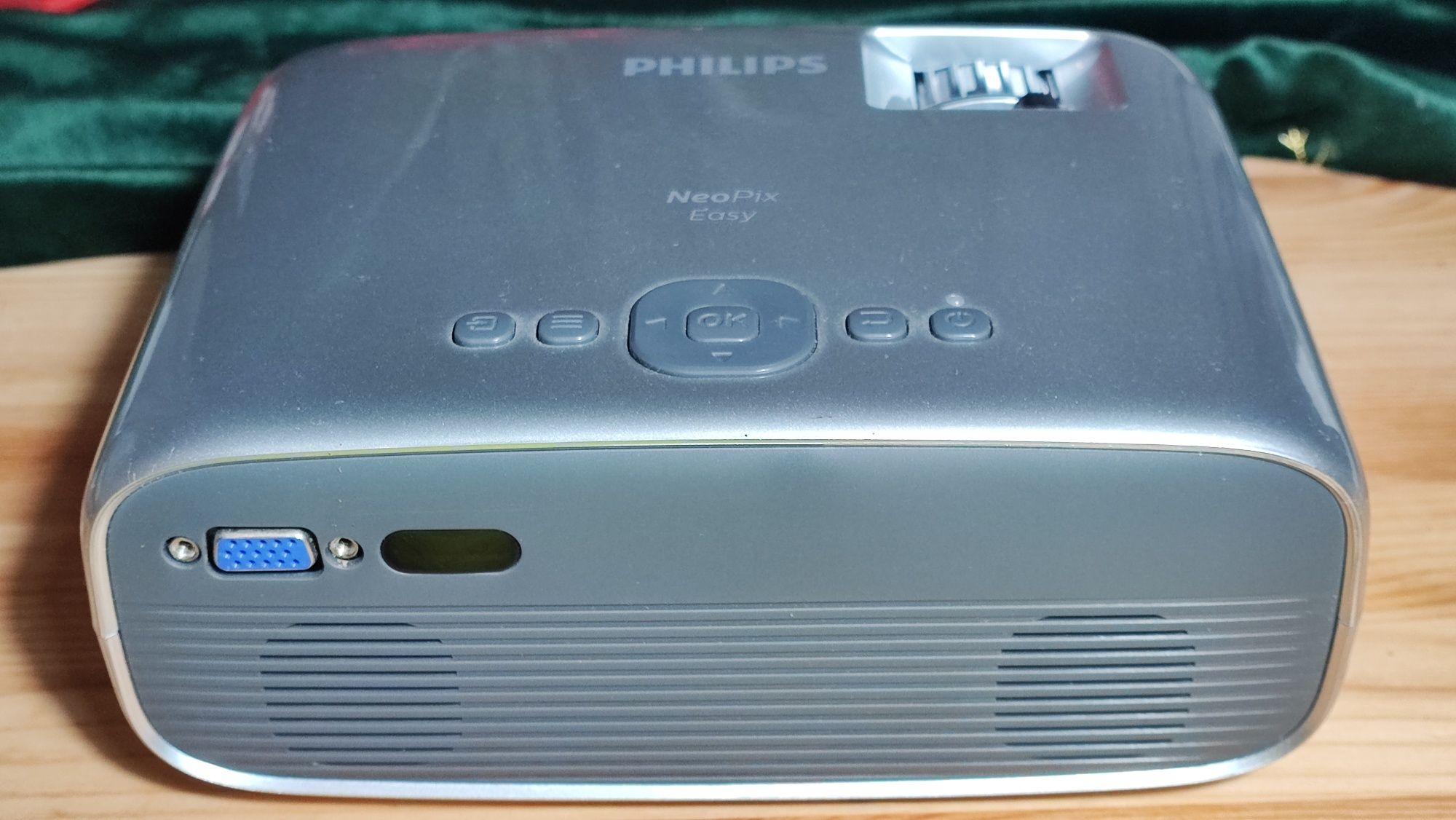 Mini-projector Philips NeoPix Easy NPX440