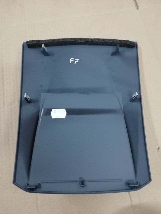 Daszek ekranu radia osłona maskownica deski Ford Fiesta Mk7 VII oryg