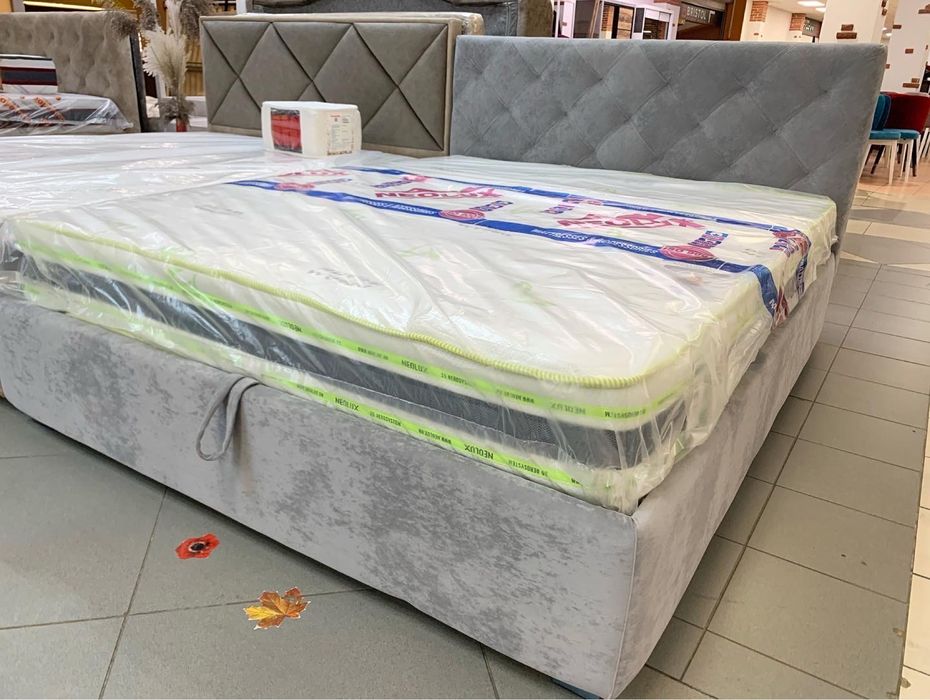 М‘яке ліжко з підйомним механізмом