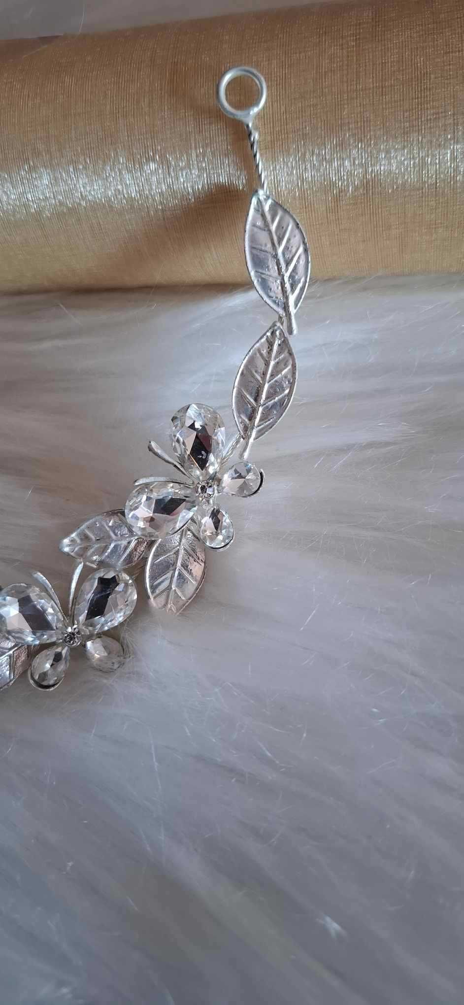 Tiara para cabelo em prateado