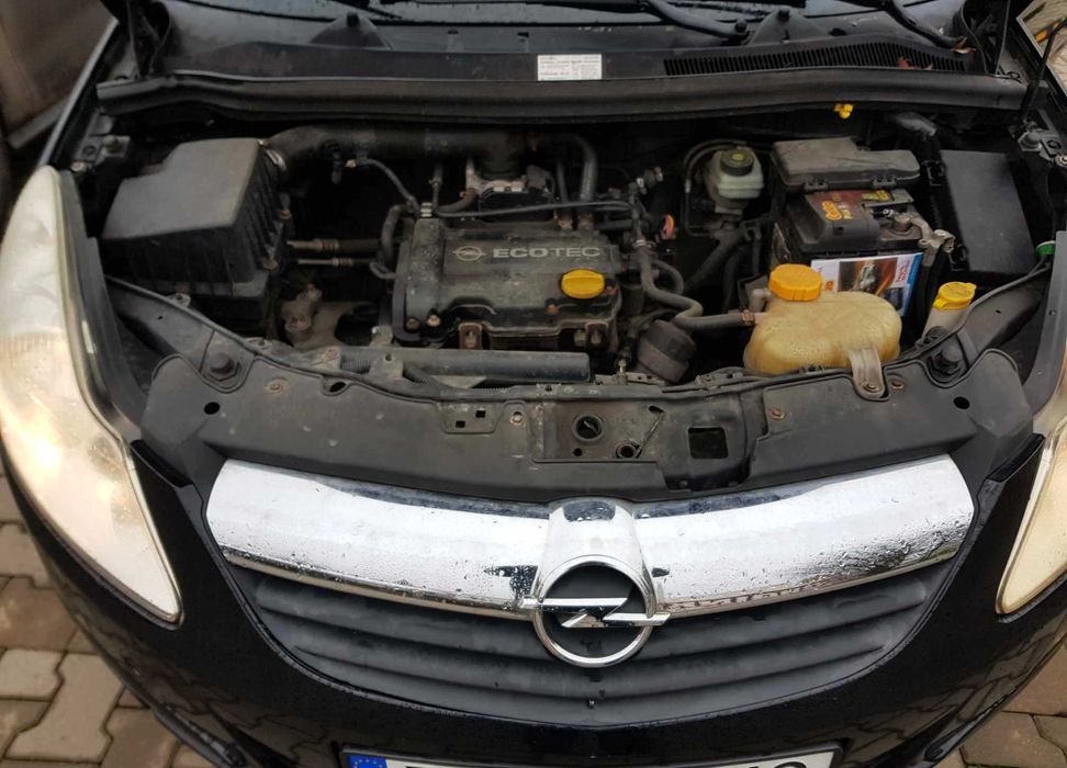 Opel Corsa D  1.0 benzyna  Kilma  5 os.