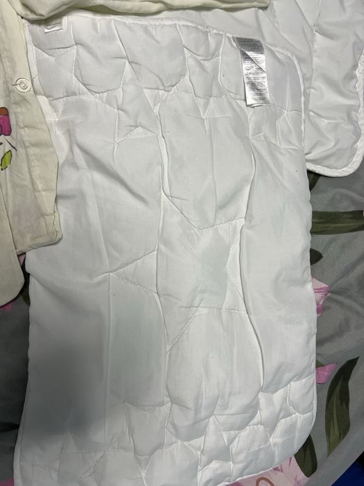 Komplet kołderka poduszka dla niemowlaka do łóżeczka plus pościel