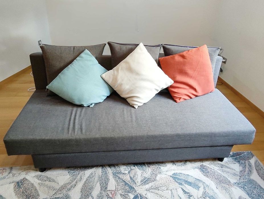 Sofá-Cama 3 Lugares Cinza com Almofadas