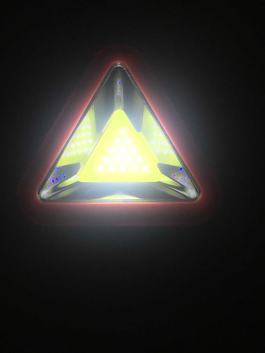 Triângulo / lanternas LED vermelho e branco
