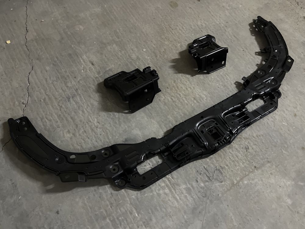Панель передняя Телевизор L551 Evoque Range Rover land Rover LR117299