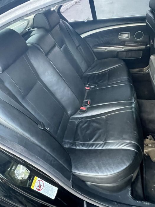 Бмв е65  в доброму стані