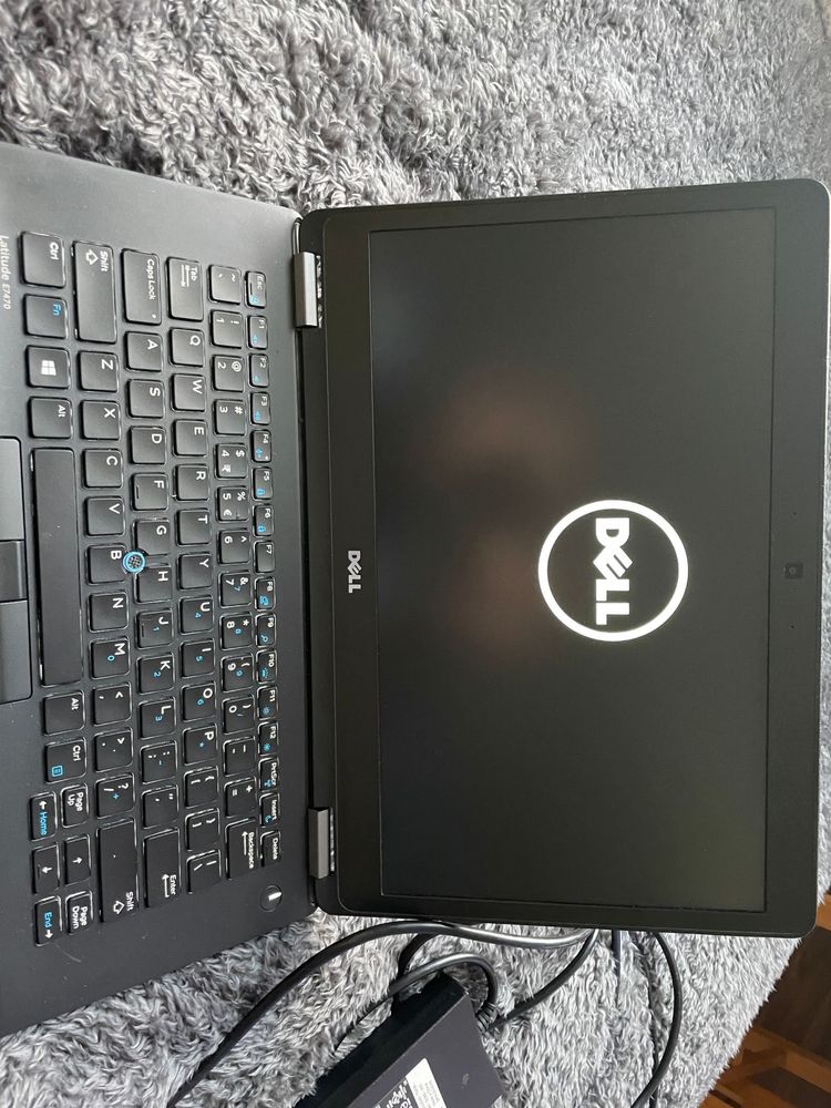 Dell ultrabook.  I5 SSD Windows 10 Super stan