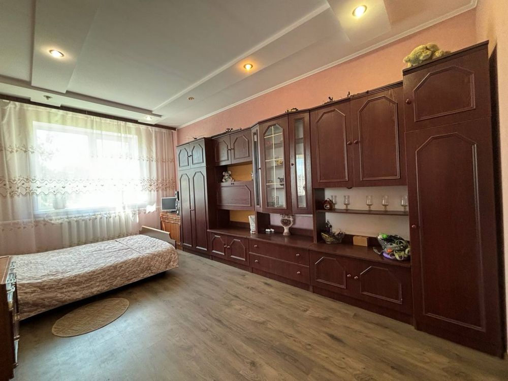 Будинок з літньою кухнею, альтанкою та фруктовим садом, 15 соток