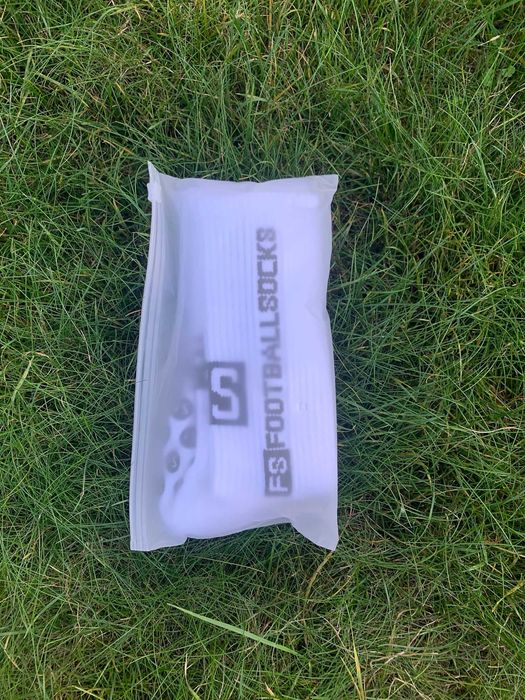 Piłkarskie skarpety białe