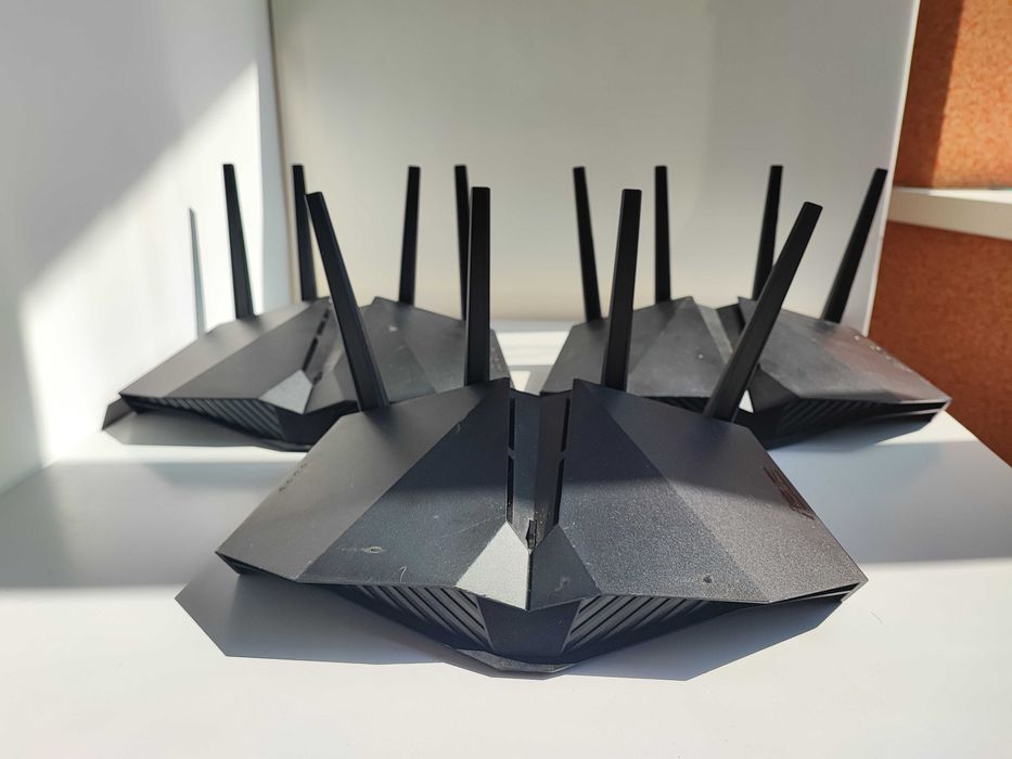 Безпровідний роутер ASUS RT-AX82U (WiFi 6, AIMesh, Adaptive QoS)