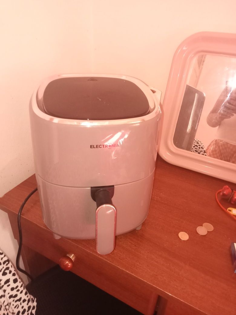 Vendo airfray e bom estado