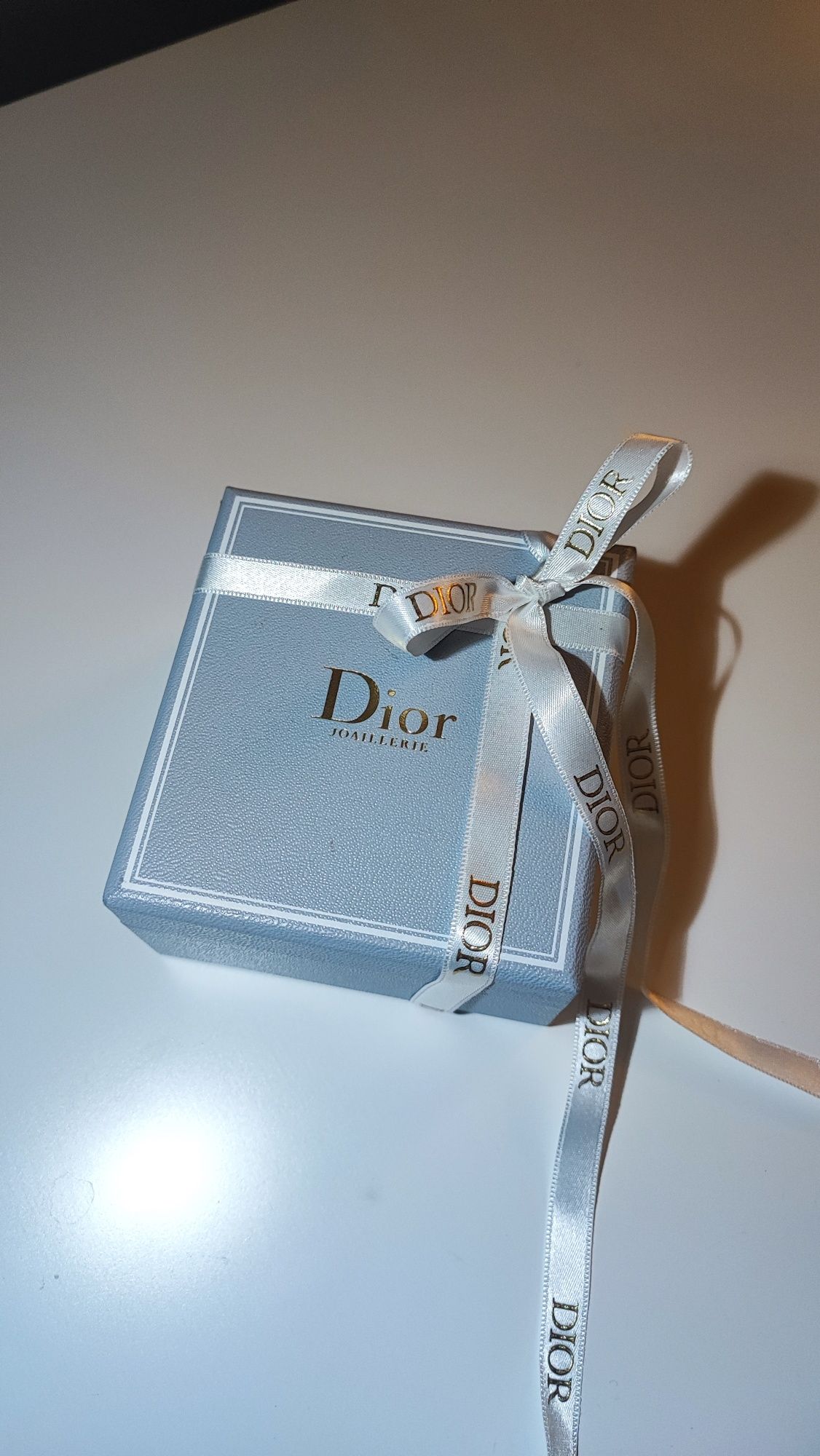 Pudełko karton Dior z ksiażeczką na rachunek