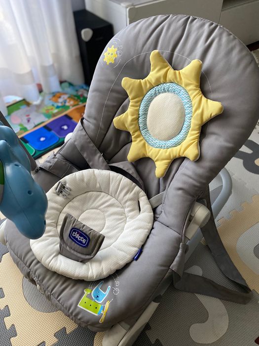 Espreguiçadeira Chicco com brinquedos destacáveis