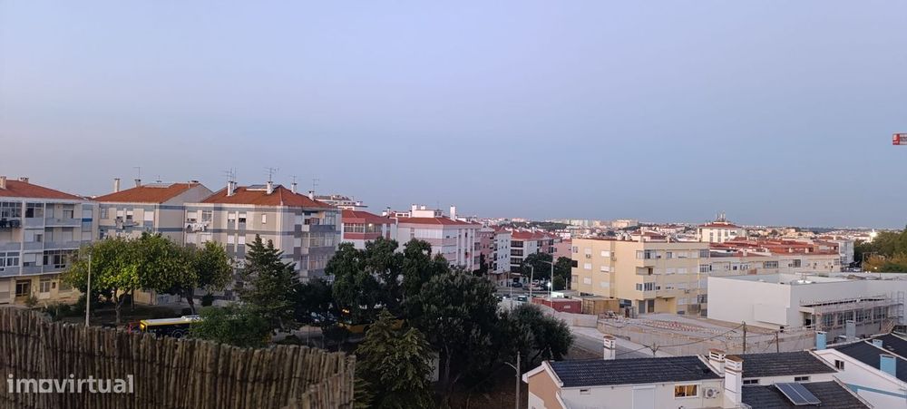 Apartamento T2 +1 com terraço amora