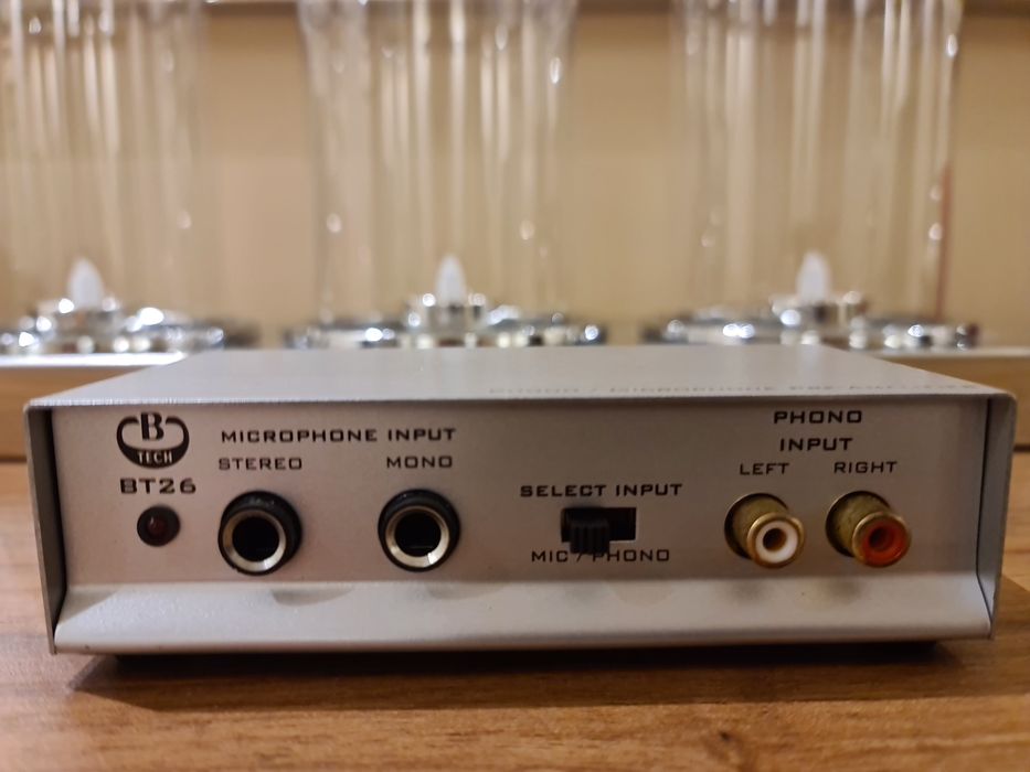 Pré amplificador de phono / microfone novo