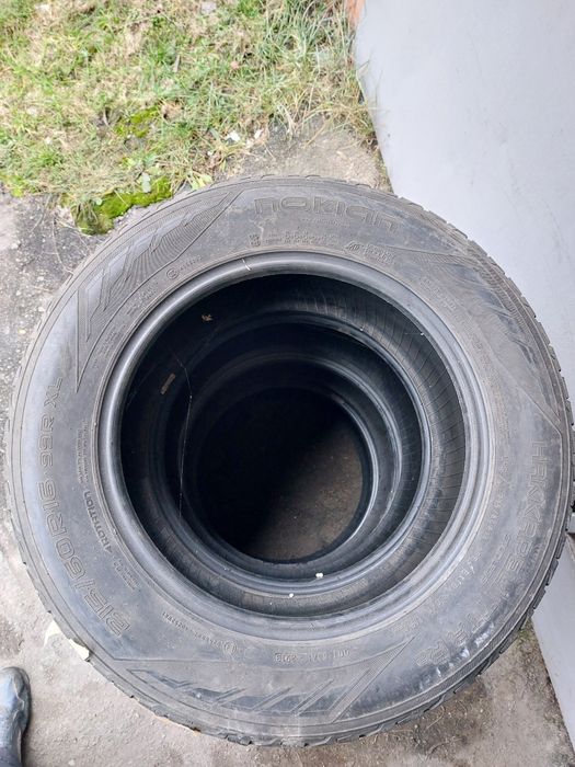 Nokian Hakkapeliitta r2 215/60 r16