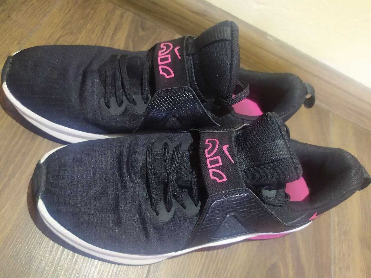 Жіночі кросівки Nike Air Max Bella TR5