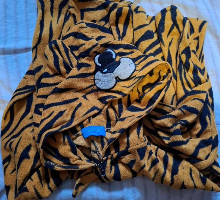 Piżama jednoczęściowa Primark zwierzak Tygrys rozmiar 152 cm