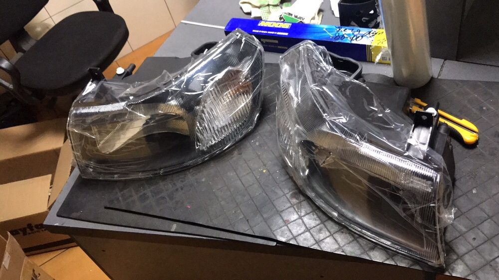 фара фонарь Форд Транзит