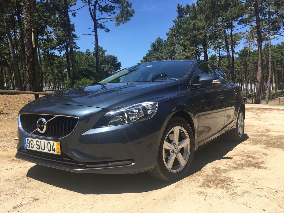 Volvo V40 Kinetic D2 hatchback premium.  -  2017,  90 000km