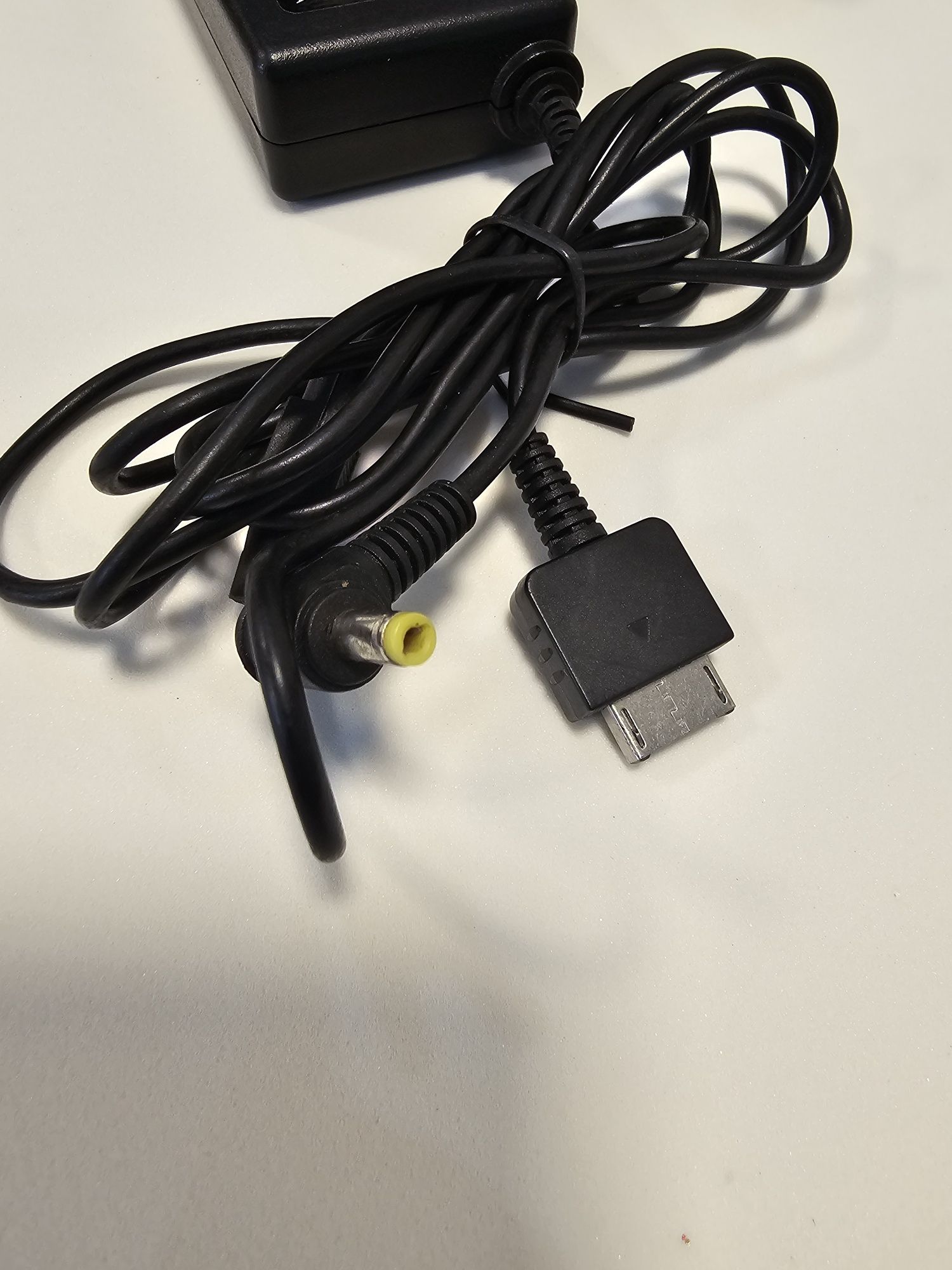 Playstation TV .

Com cabo hdmi 
Transformado