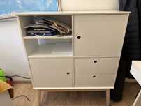 Szafka biała na dokumenty 90x38x108 cm – elegancka i zadbana