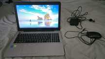 Laptop Asus R556L