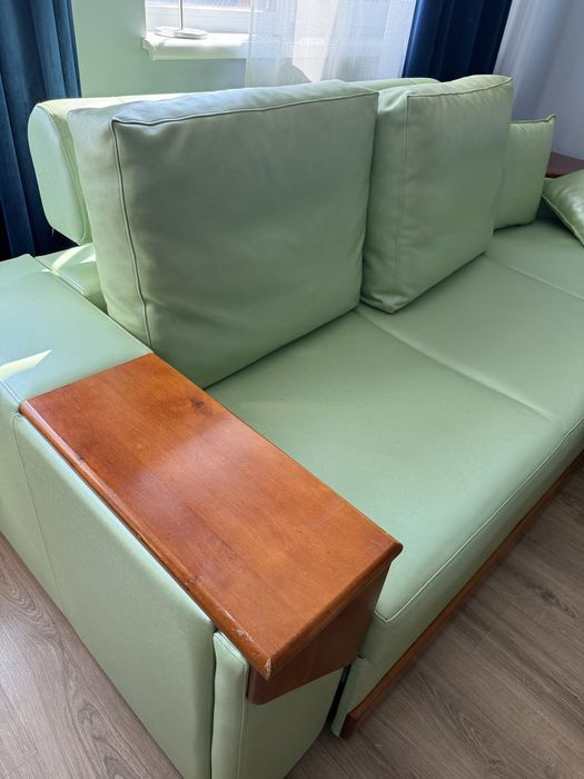 Диван кутовий шкіряний