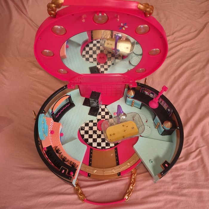 Салон краси Lol surprise,пилисос,мольберт,ходунці