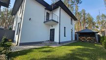 Дуплекс в лісовій частині Ірпеня посеред сосен